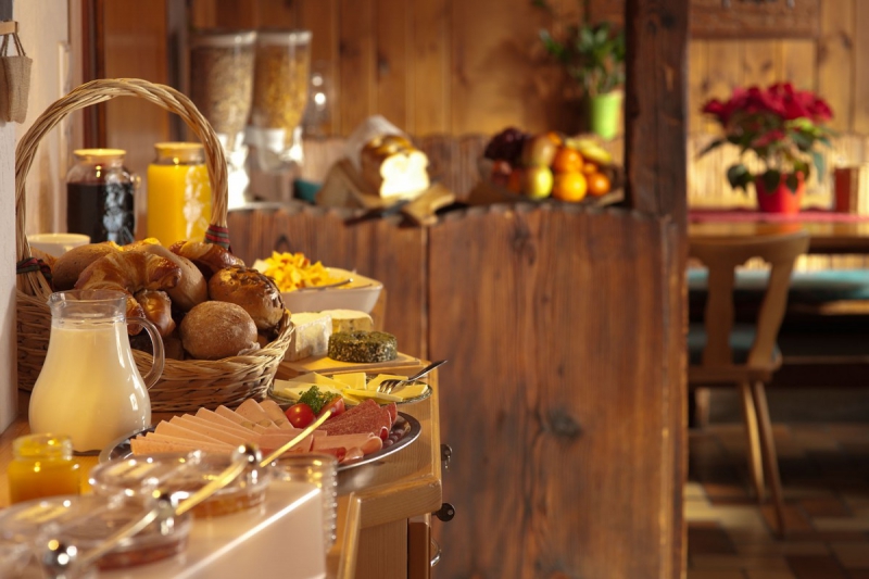 boulangerie-NANS LES PINS-min_breakfast_buffet_food_restaurant_meal_hotel_plate_fresh-718745